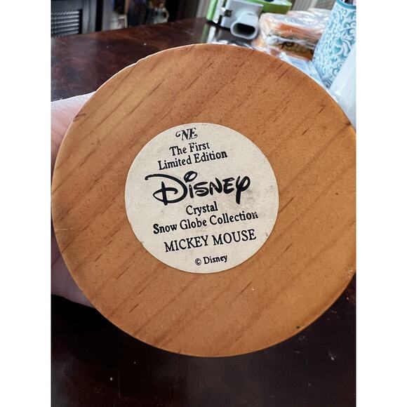 First Limited Edition Disney Crystal Snow Globe Collection Mickey Mouse Stars - Picture 6 of 11